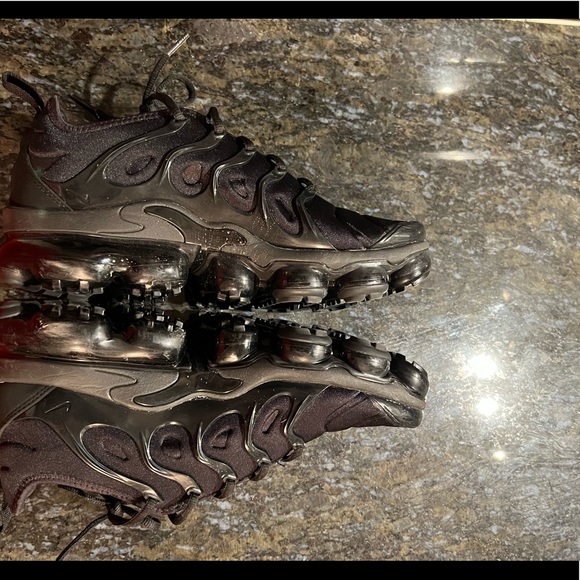 Triple black Vapor Max Plus - Picture 3 of 4